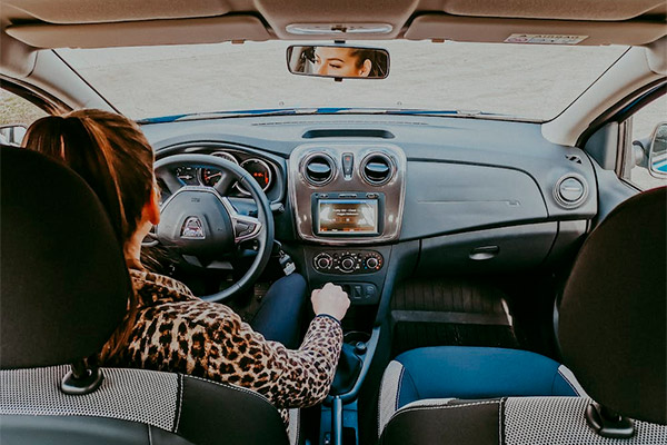 Cómo conducimos los hombres y mujeres en Chile