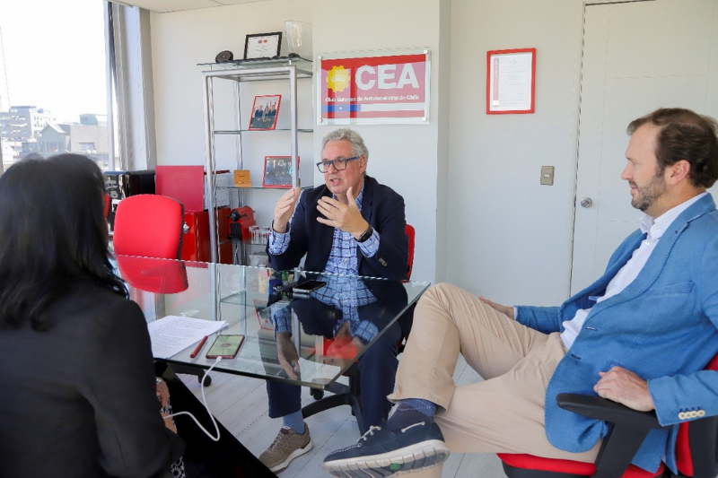 En Chile se discute implementar un sistema de carné por puntos inspirado en el modelo español. ¿Qué claves fueron decisivas para su aceptación y efectividad en su país? En Chile se discute implementar un sistema de carné por puntos inspirado en el modelo español. ¿Qué claves fueron decisivas para su aceptación y efectividad en su país?