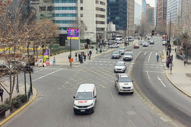 ¿Cómo afecta la restricción vehicular a la flota de vehículos de una empresa?