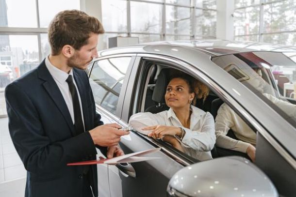 En qué fijarse al momento de comprar un auto usado